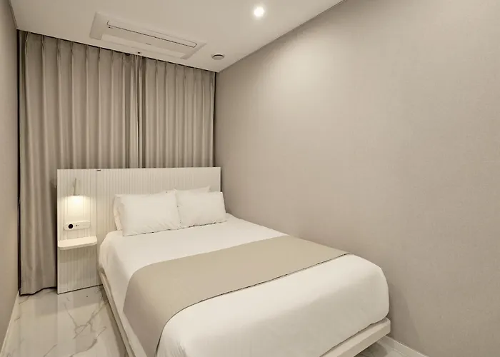 Uh Flat The Seocho Apartment Seoul