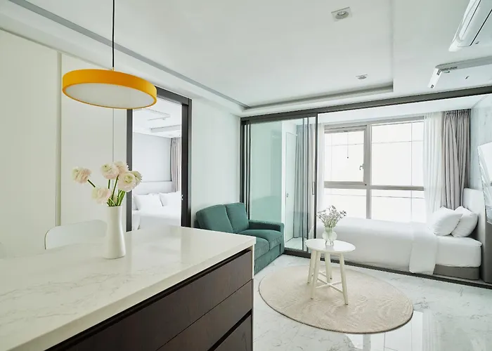 Uh Flat The Seocho 公寓