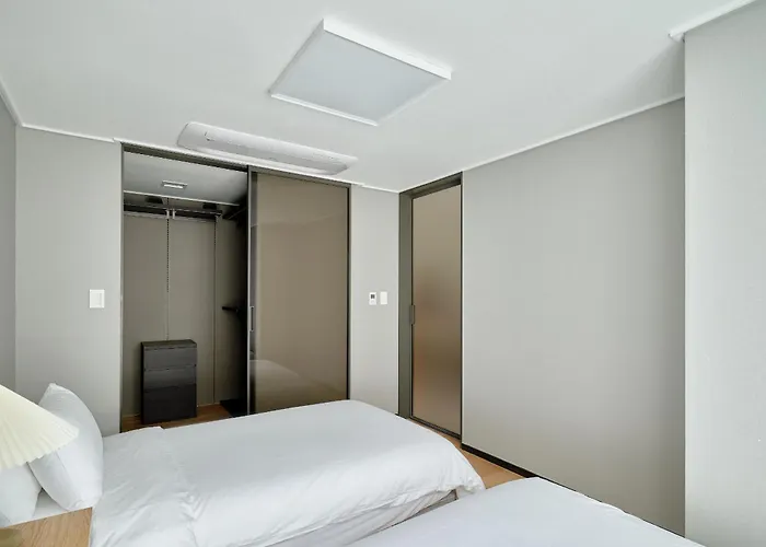 Uh Flat The Seocho 公寓